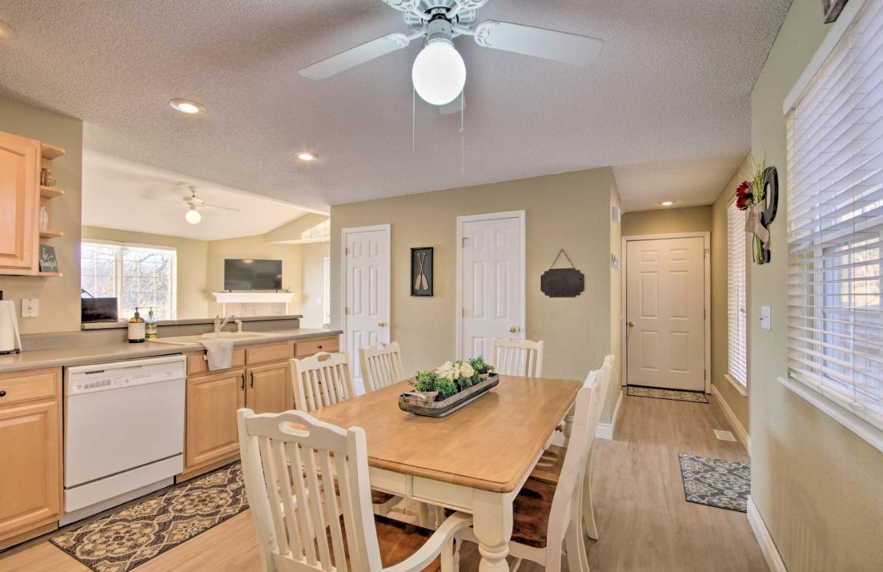 Waterfront Townhome With Private Dock And Lake Views Lake Ozark Exterior foto